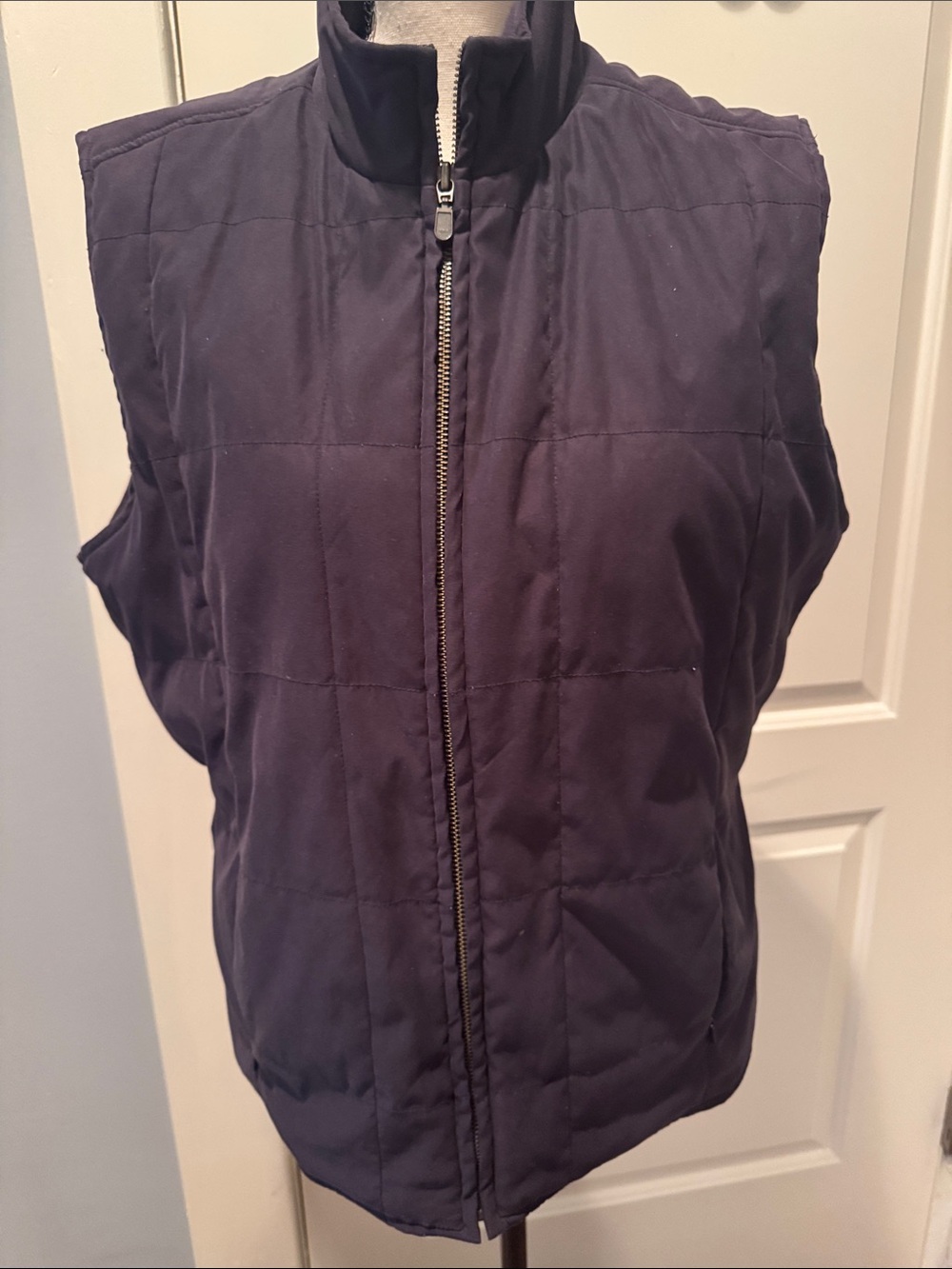 Kirkland Signature Quilted Sleeveless Vest in black